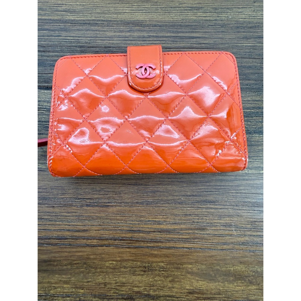Chanel Quilted Zip Pocket Wallet Orange Patent Leather CC Logo Authentic